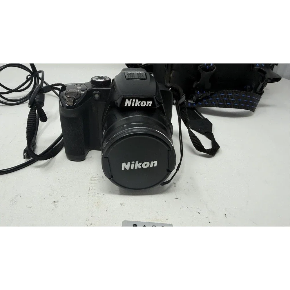 Nikon COOLPIX P500 36X Zoom 12.1MP Tilt Screen Digital Camera - Bundle - Nice -